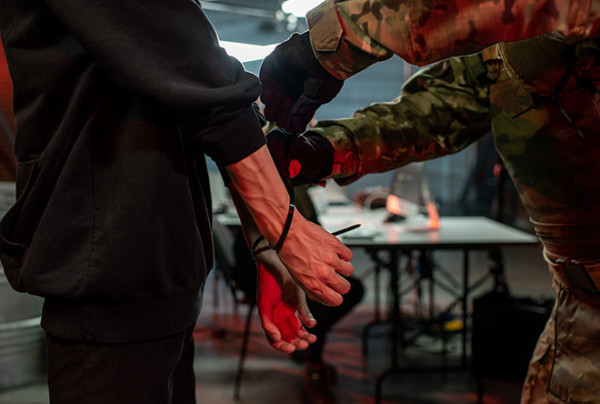Bűnözői és terrorista csoport létrehozása, tervezése és támogatása
